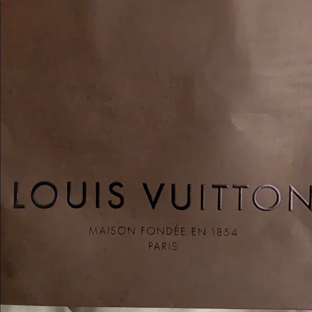 Meet your Posher, Larry